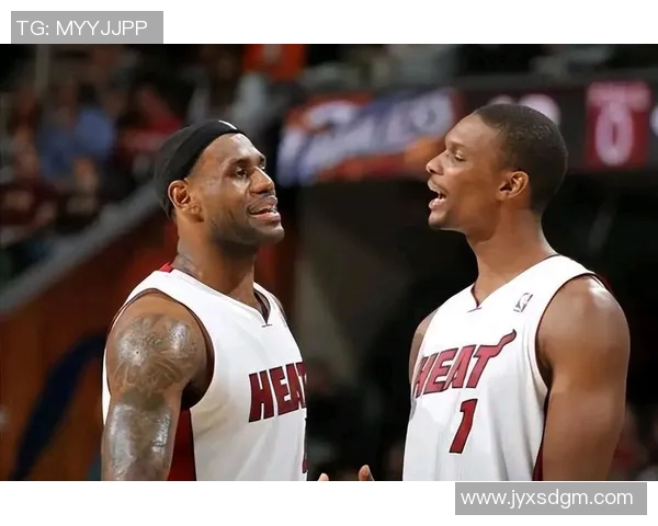 2009年NBA骑士与热火激战回顾詹姆斯与韦德的巅峰对决精彩瞬间分析